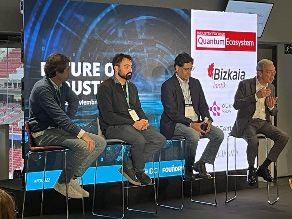 Carlos from QCentroid, on the right, with Javier Gonz&aacute;lez from Quantum Mads, Enrique Solano from Quanvia and Valent&iacute;n Garc&iacute;a from Lantik Bizkaia at FIO2022